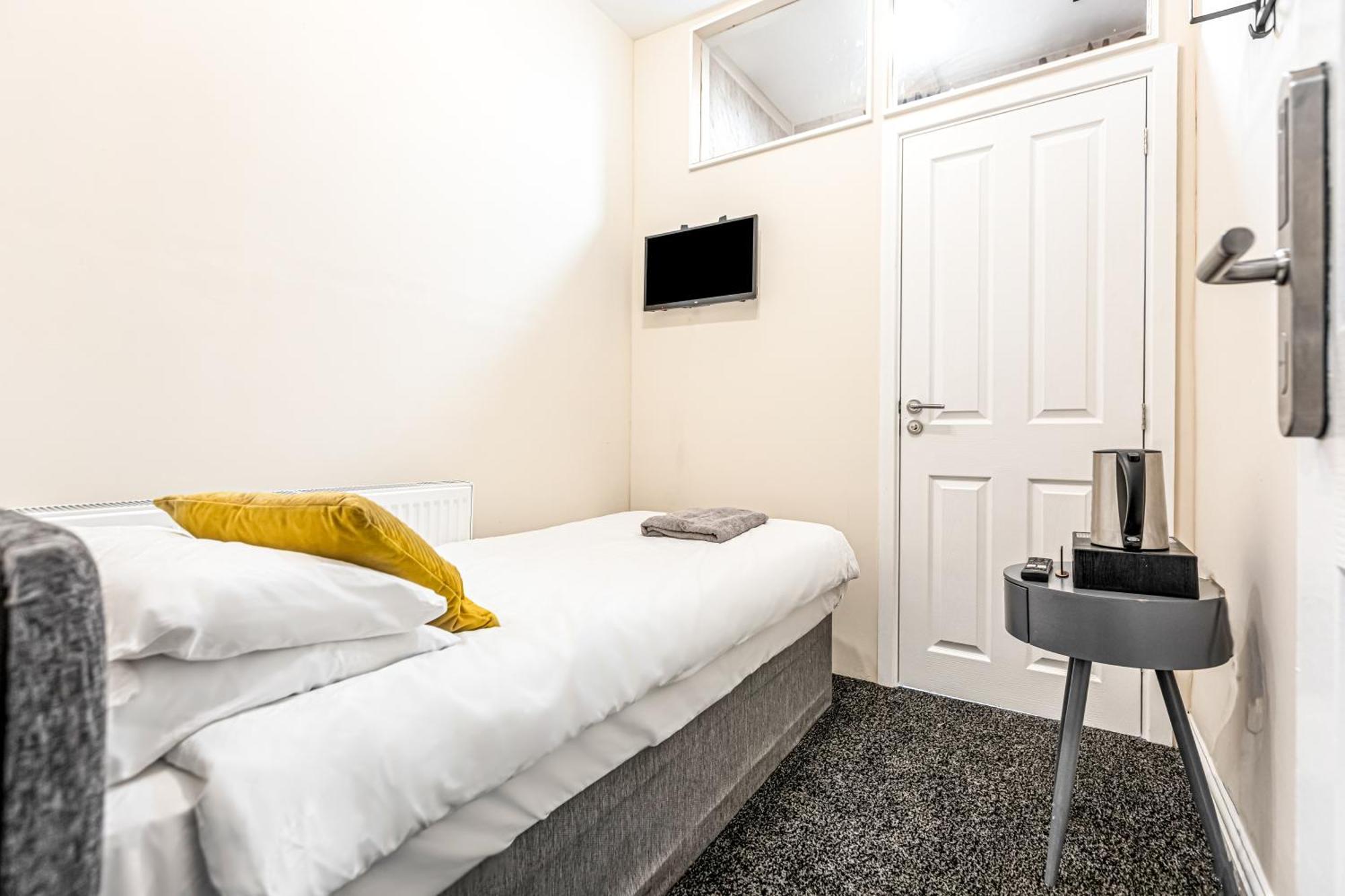 The B & B Blackpool — Photos 3